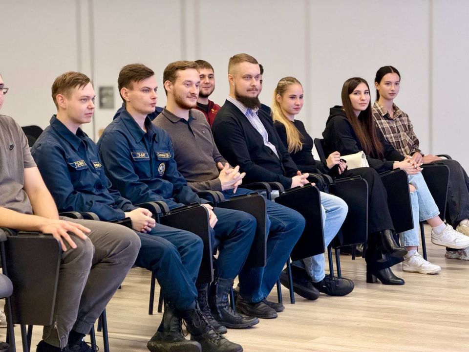 Денис Мирошниченко встретился с участниками федерального просветительского марафона «Знание.Первые» Общества «Знание» Денис Мирошниченко встретился с участниками федерального просветительского марафона «Знание.Первые» Общества «Знание»