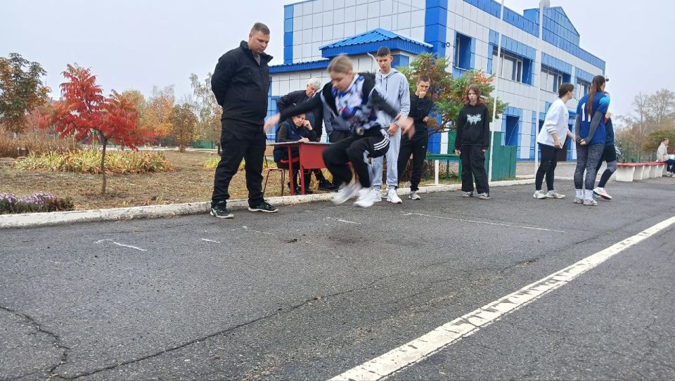 Спартакиада учащихся Меловского м.о. стартовала на стадионе «Строитель» Спартакиада учащихся Меловского м.о. стартовала на стадионе «Строитель»