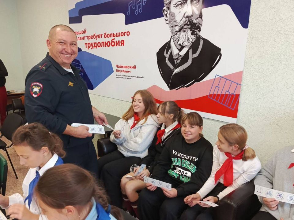 В Беловодске сотрудники Госавтоинспекции провели профилактическое мероприятие В Беловодске сотрудники Госавтоинспекции провели профилактическое мероприятие