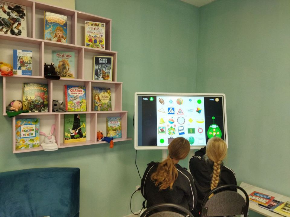 "Семейный выходной в модельной библиотеке: читаем вместе!" "Семейный выходной в модельной библиотеке: читаем вместе!"