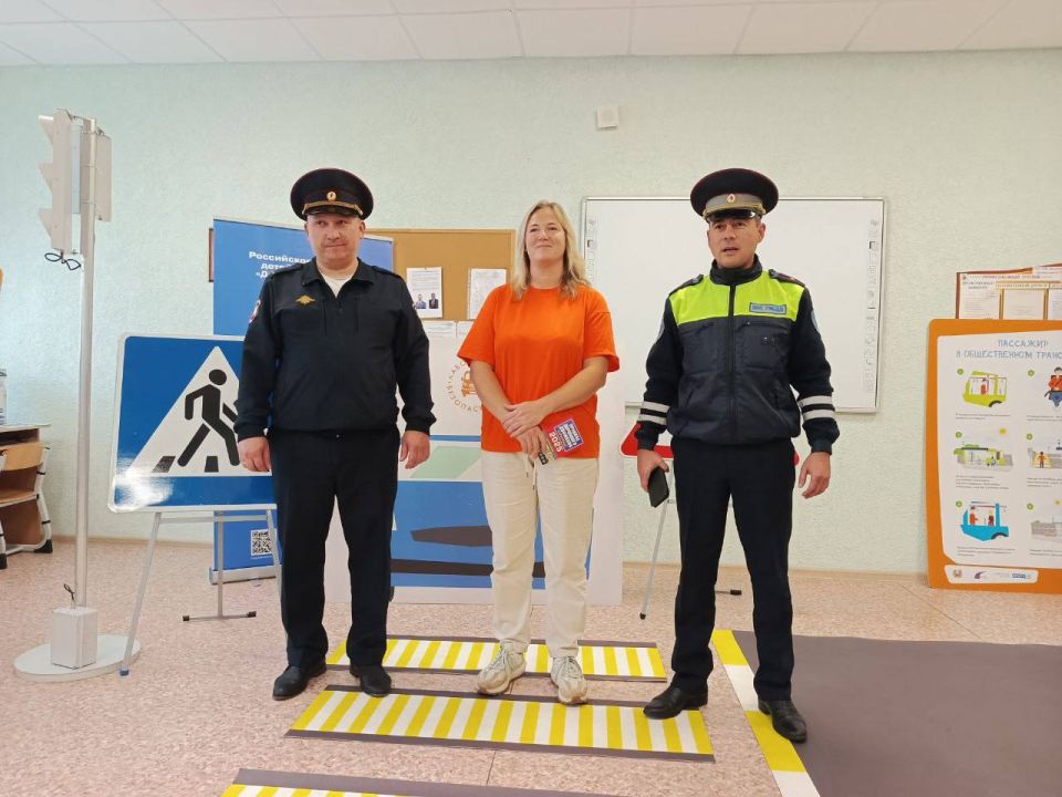 В Беловодске сотрудники Госавтоинспекции провели профилактическое мероприятие В Беловодске сотрудники Госавтоинспекции провели профилактическое мероприятие