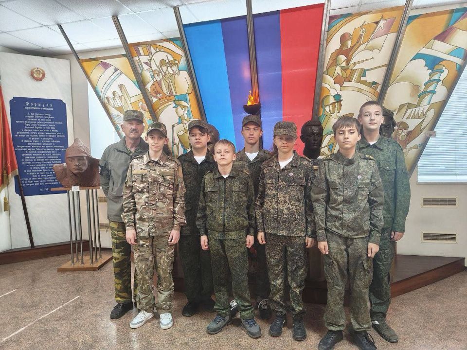 Сергей Колягин: Обучающиеся 6-7-х классов Первомайской многопрофильной гимназии имени Николая Милютина, при активном содействии отдела МВД России «Первомайский», совершили познавательное путешествие в Культурный центр МВД по... Сергей Колягин: Обучающиеся 6-7-х классов Первомайской многопрофильной гимназии имени Николая Милютина, при активном содействии отдела МВД России «Первомайский», совершили познавательное путешествие в Культурный центр МВД по...