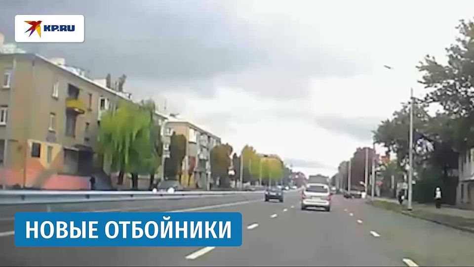 В Луганске на улице Херсонской установили дорожные отбойники