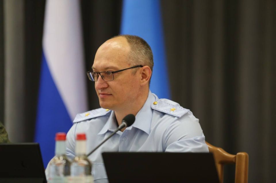 Сотрудникам МВД по региону вручили удостоверения ветерана боевых действий Сотрудникам МВД по региону вручили удостоверения ветерана боевых действий