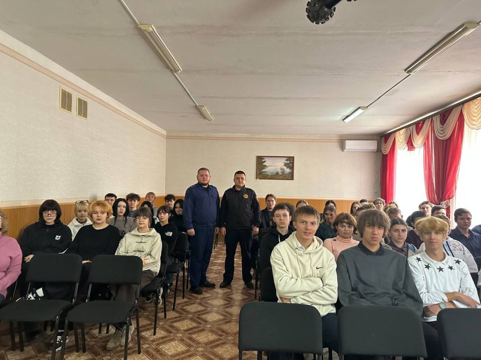 Сотрудники Госавтоинспекции ОМВД России «Перевальский» совместно с Прокуратурой района провели профилактические мероприятия по безопасности дорожного движения Сотрудники Госавтоинспекции ОМВД России «Перевальский» совместно с Прокуратурой района провели профилактические мероприятия по безопасности дорожного движения