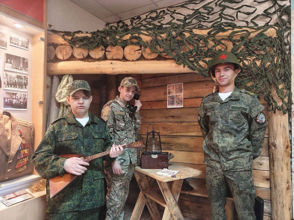 Сергей Колягин: Обучающиеся 6-7-х классов Первомайской многопрофильной гимназии имени Николая Милютина, при активном содействии отдела МВД России «Первомайский», совершили познавательное путешествие в Культурный центр МВД по... Сергей Колягин: Обучающиеся 6-7-х классов Первомайской многопрофильной гимназии имени Николая Милютина, при активном содействии отдела МВД России «Первомайский», совершили познавательное путешествие в Культурный центр МВД по...
