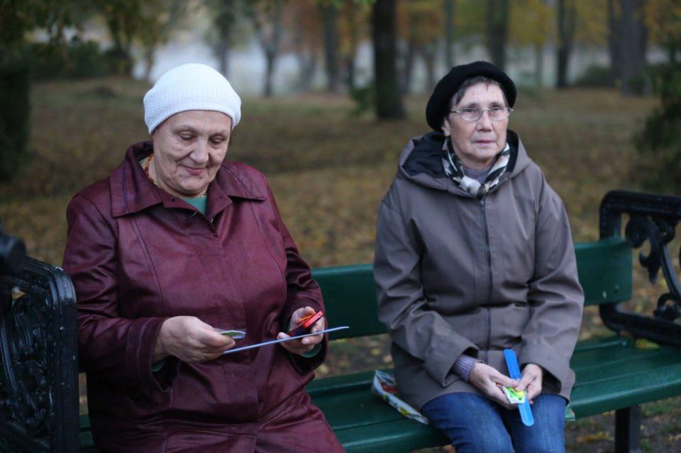 Сотрудники региональной Госавтоинспекции и автошколы в рамках акции «Засветись!» раздали жителям столицы световозвращающие аксессуары Сотрудники региональной Госавтоинспекции и автошколы в рамках акции «Засветись!» раздали жителям столицы световозвращающие аксессуары