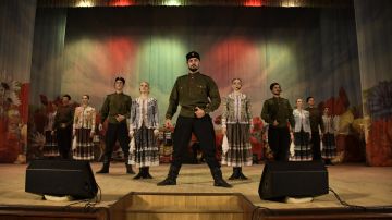 Ансамбль песни и танца «Раздолье» представил в Луганской филармонии программу «Благовест казачьей души»