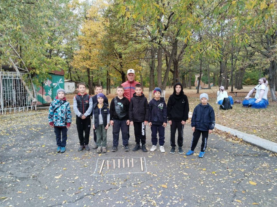 В поселке Краснодон состоялся турнир по игре в «Городки» В поселке Краснодон состоялся турнир по игре в «Городки»