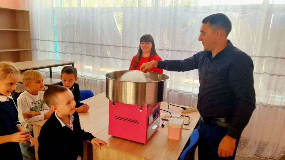 Регион-шеф вновь оказывает поддержку детям из Беловодска Регион-шеф вновь оказывает поддержку детям из Беловодска