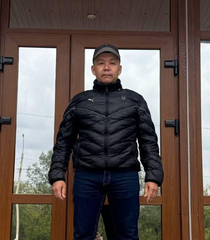 Депутат Республики Алтай, врач-хирург Алексей Лобанов в составе Федерального Центра Медицины Катастроф уже месяц работает в различных медучреждениях Луганской Народной Республики, где проводит операции и оказывает другую... Депутат Республики Алтай, врач-хирург Алексей Лобанов в составе Федерального Центра Медицины Катастроф уже месяц работает в различных медучреждениях Луганской Народной Республики, где проводит операции и оказывает другую...