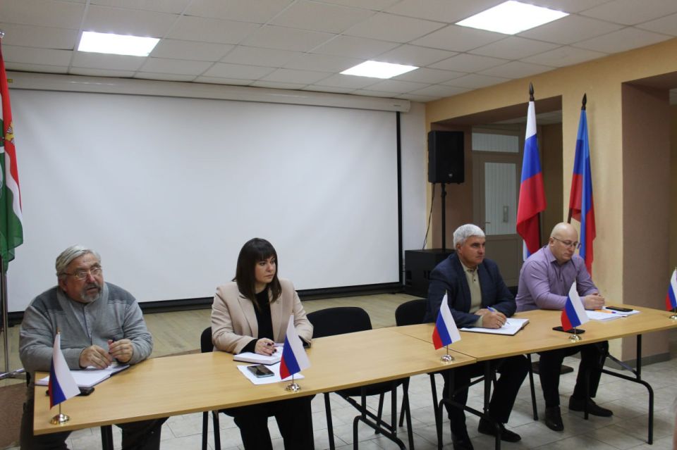Виталий Коваленко: Сегодня провел еженедельное аппаратное совещание с начальниками структурных подразделений администрации, руководителями предприятий, учреждений и организаций Беловодского муниципального округа Виталий Коваленко: Сегодня провел еженедельное аппаратное совещание с начальниками структурных подразделений администрации, руководителями предприятий, учреждений и организаций Беловодского муниципального округа