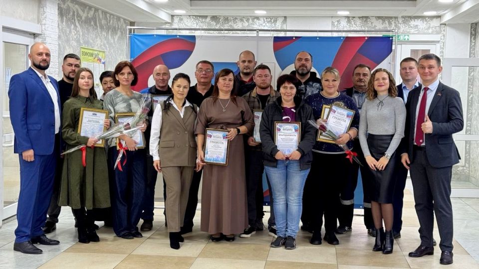 Александр Ермоленко поздравил сотрудников Госрекламы с 10-летием предприятия Александр Ермоленко поздравил сотрудников Госрекламы с 10-летием предприятия