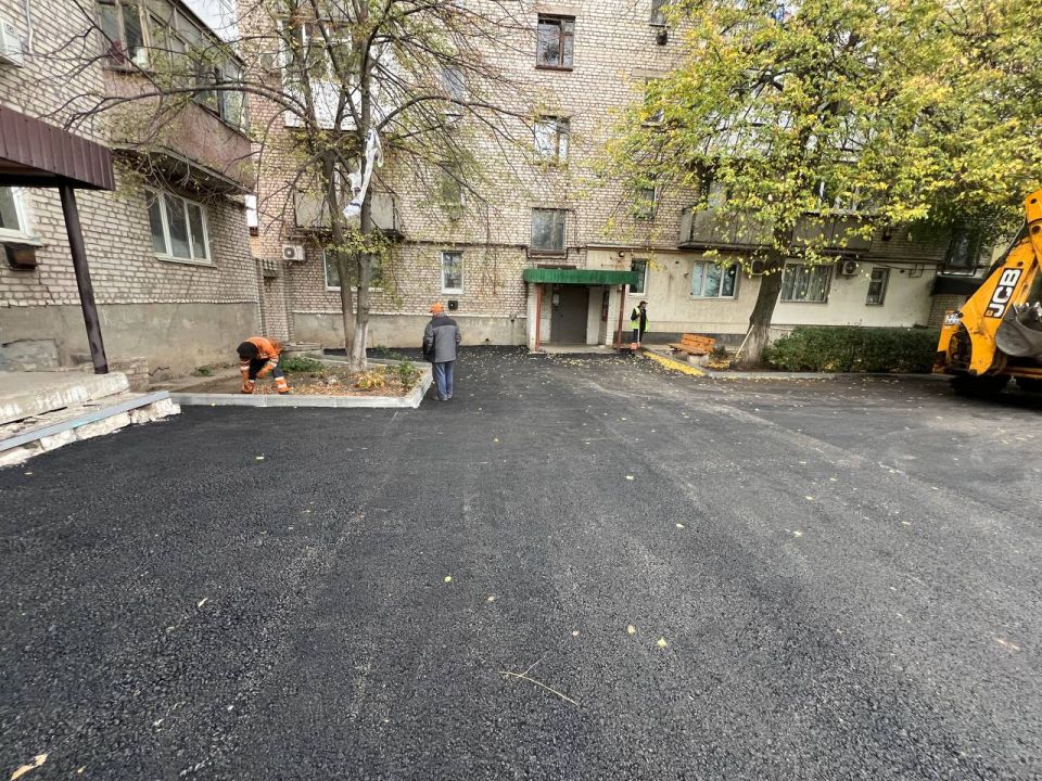 Сергей Козенко: В Краснодоне завершен ремонт внутриквартальной дороги по ул. Дзержинского, дом № 1. Уложены два слоя асфальта, установлены новые бордюры Сергей Козенко: В Краснодоне завершен ремонт внутриквартальной дороги по ул. Дзержинского, дом № 1. Уложены два слоя асфальта, установлены новые бордюры
