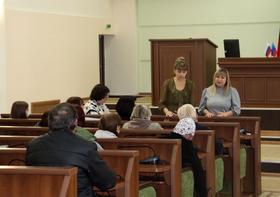 В Антраците под председательством заместителя главы Администрации Натальи Шаталовой состоялось собрание опекунов и попечителей несовершеннолетних, оставшихся без родительской опеки В Антраците под председательством заместителя главы Администрации Натальи Шаталовой состоялось собрание опекунов и попечителей несовершеннолетних, оставшихся без родительской опеки
