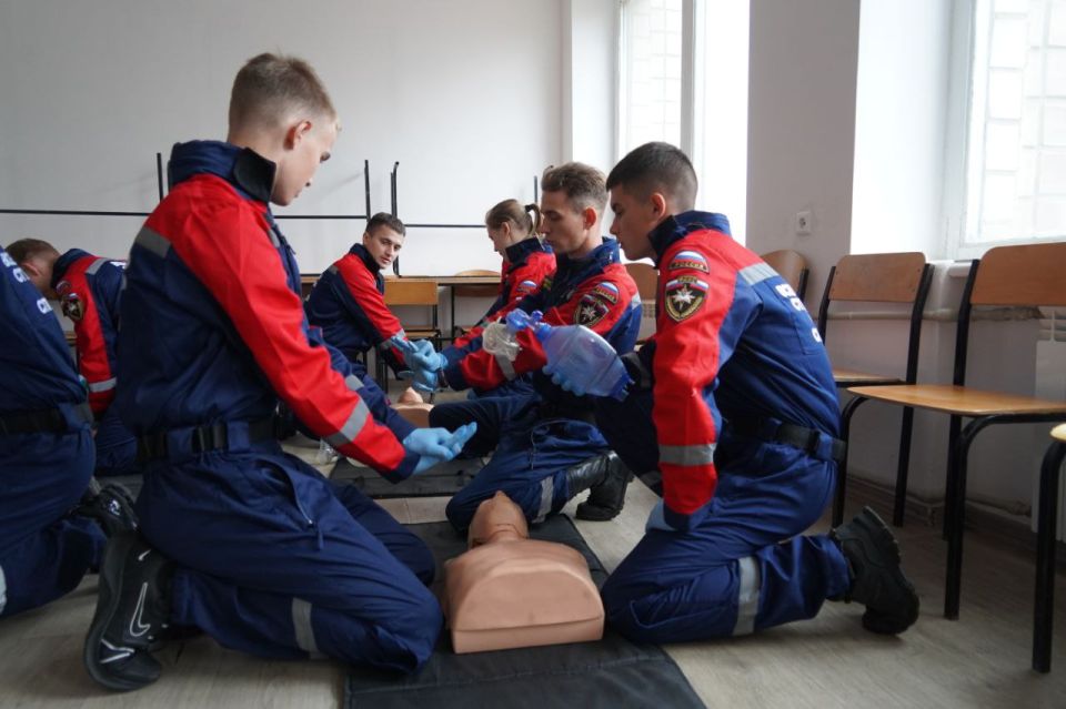 Дан старт курсу «Первоначальная подготовка добровольца ЧС» для добровольцев ССО «Ворошиловец-2» Дан старт курсу «Первоначальная подготовка добровольца ЧС» для добровольцев ССО «Ворошиловец-2»