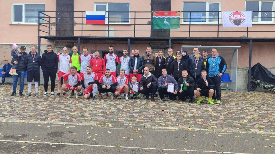 В пгт Беловодск, на стадионе «Юность», состоялся Кубок по футболу, посвященный закрытию футбольного сезона