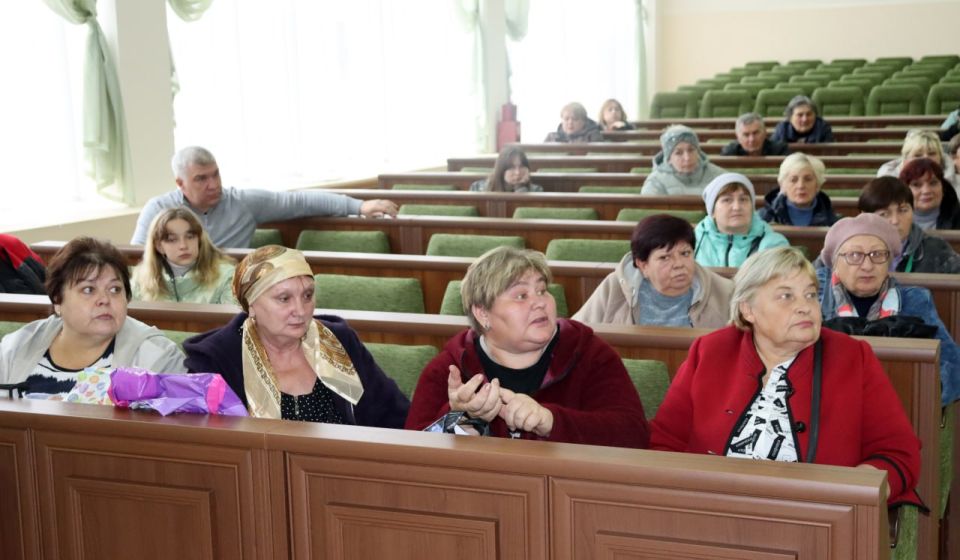 В Антраците под председательством заместителя главы Администрации Натальи Шаталовой состоялось собрание опекунов и попечителей несовершеннолетних, оставшихся без родительской опеки В Антраците под председательством заместителя главы Администрации Натальи Шаталовой состоялось собрание опекунов и попечителей несовершеннолетних, оставшихся без родительской опеки