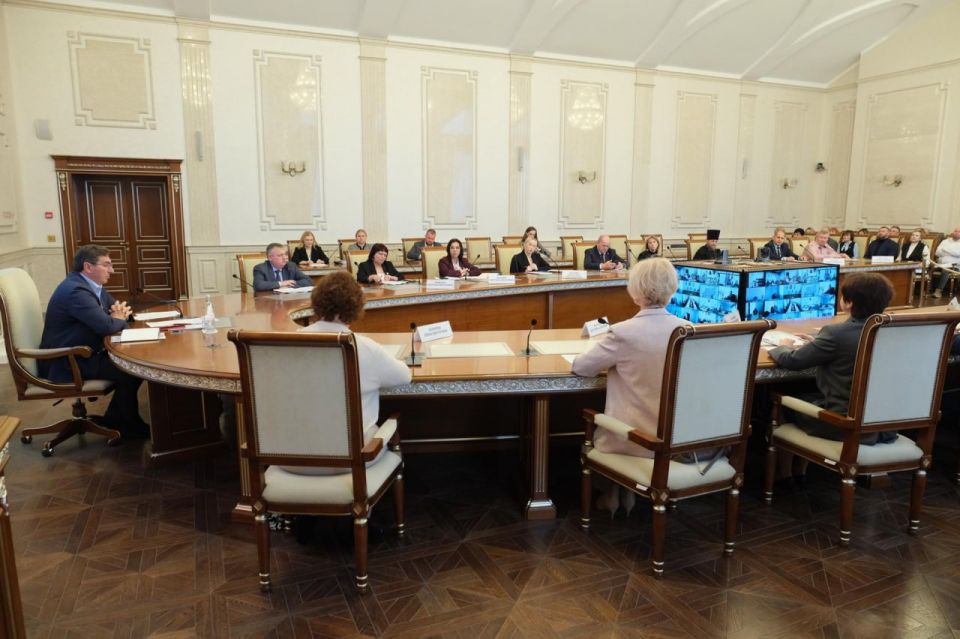 Особое внимание – детям из ЛНР: в правительстве региона-шефа подвели итоги летней оздоровительной кампании