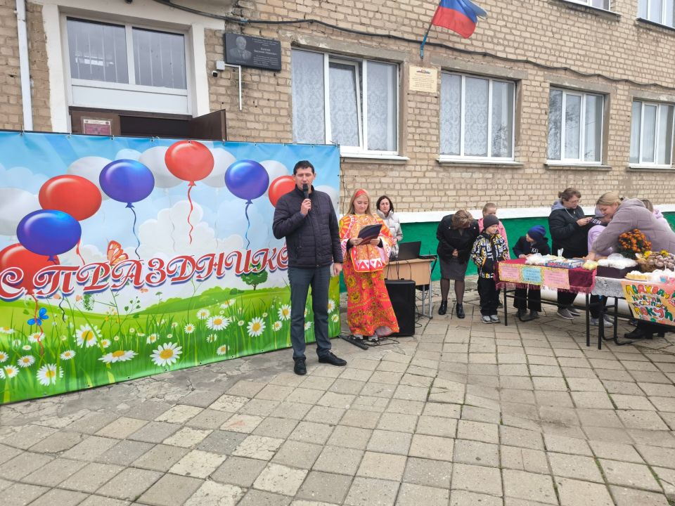 В пгт. Нагольно - Тарасовка прошла ярмарка "Традиции рядом с тобой", посвященная празднованию Дня посёлка В пгт. Нагольно - Тарасовка прошла ярмарка "Традиции рядом с тобой", посвященная празднованию Дня посёлка