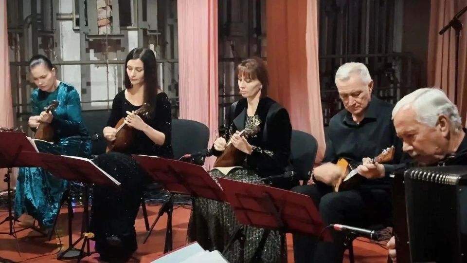 Жителям пгт. Юрьевка представили программу «Музыка души» в рамках акции «Искусство без границ» Жителям пгт. Юрьевка представили программу «Музыка души» в рамках акции «Искусство без границ»