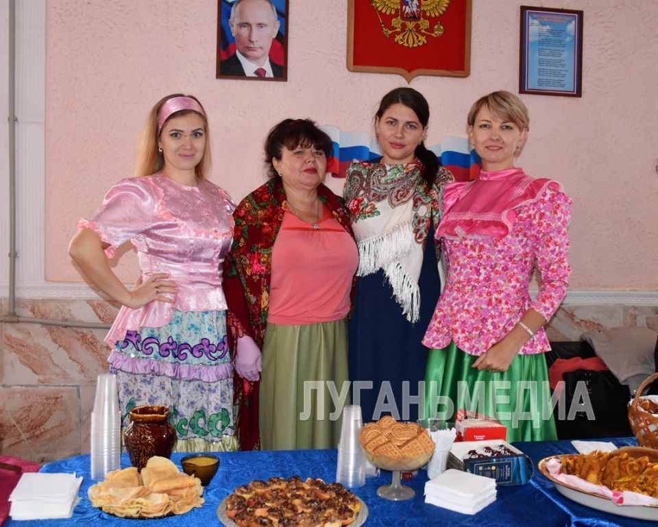 В Краснолучском центре культуры состоялся яркий народный праздник «Казачьи забавы» В Краснолучском центре культуры состоялся яркий народный праздник «Казачьи забавы»