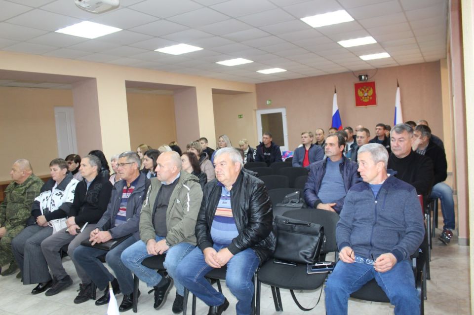 Виталий Коваленко: Сегодня провел еженедельное аппаратное совещание с начальниками структурных подразделений администрации, руководителями предприятий, учреждений и организаций Беловодского муниципального округа Виталий Коваленко: Сегодня провел еженедельное аппаратное совещание с начальниками структурных подразделений администрации, руководителями предприятий, учреждений и организаций Беловодского муниципального округа