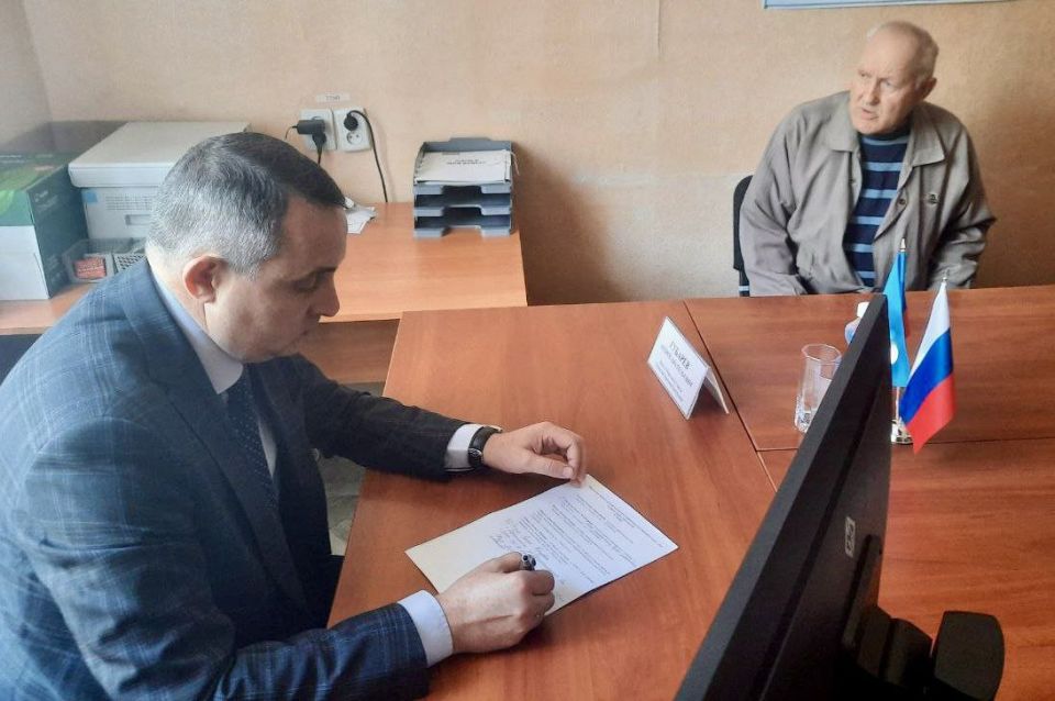 В рамках приема граждан депутаты продолжают решать актуальные вопросы жителей республики В рамках приема граждан депутаты продолжают решать актуальные вопросы жителей республики