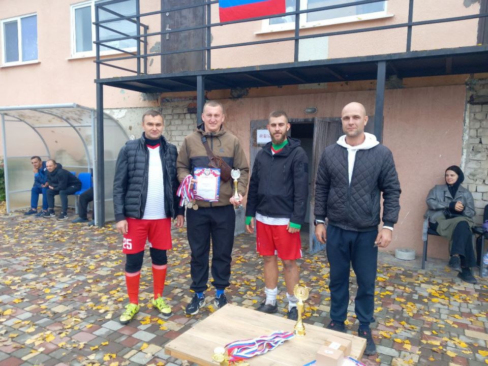 В пгт Беловодск, на стадионе «Юность», состоялся Кубок по футболу, посвященный закрытию футбольного сезона В пгт Беловодск, на стадионе «Юность», состоялся Кубок по футболу, посвященный закрытию футбольного сезона