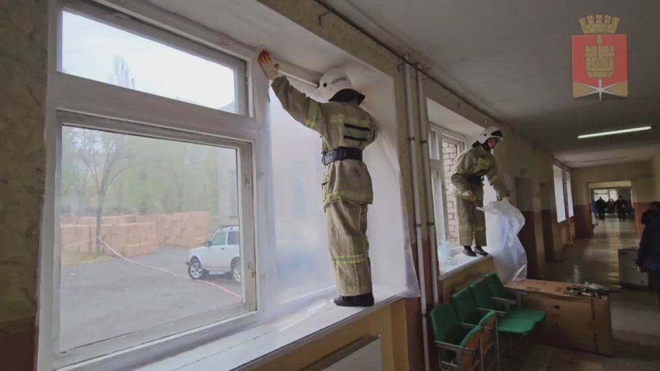 Активисты Луганского регионального отделения Всероссийского студенческого корпуса спасателей оказывает помощь Алчевску в ликвидации последствий взрыва в многоквартирном жилом доме, сообщила глава муниципалитета Светлана...