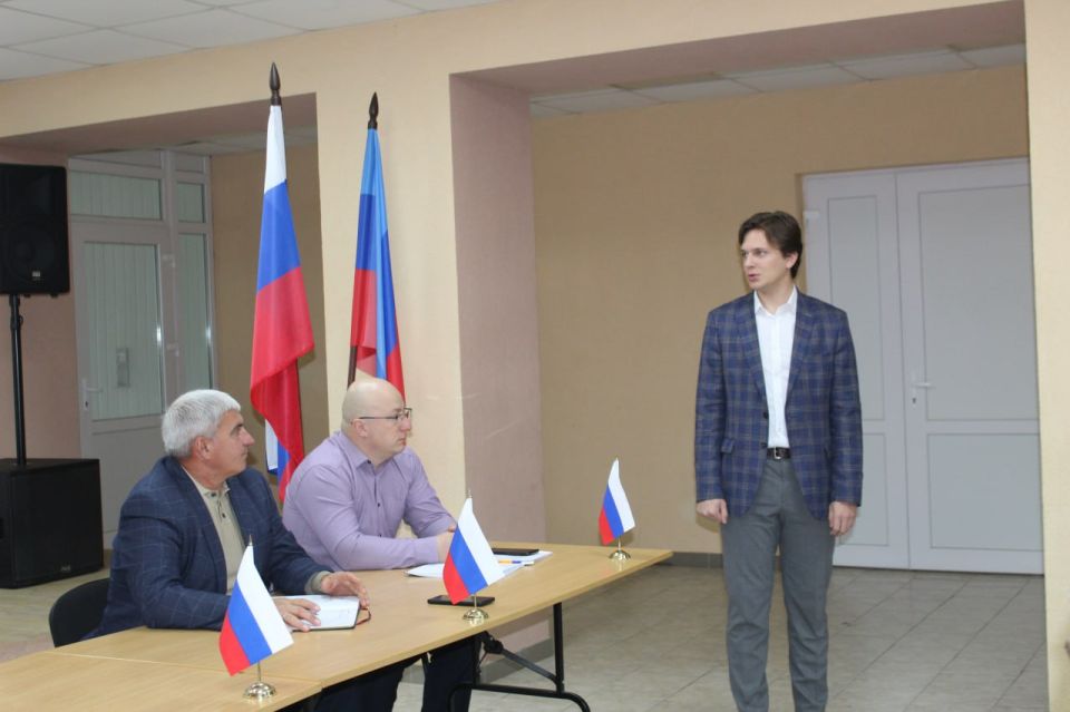 Виталий Коваленко: Сегодня провел еженедельное аппаратное совещание с начальниками структурных подразделений администрации, руководителями предприятий, учреждений и организаций Беловодского муниципального округа Виталий Коваленко: Сегодня провел еженедельное аппаратное совещание с начальниками структурных подразделений администрации, руководителями предприятий, учреждений и организаций Беловодского муниципального округа