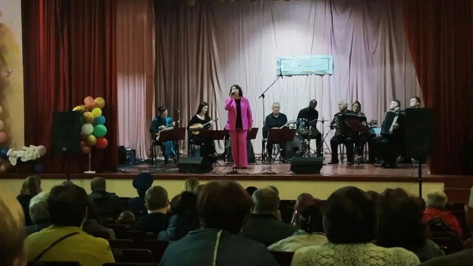 Жителям пгт. Юрьевка представили программу «Музыка души» в рамках акции «Искусство без границ» Жителям пгт. Юрьевка представили программу «Музыка души» в рамках акции «Искусство без границ»