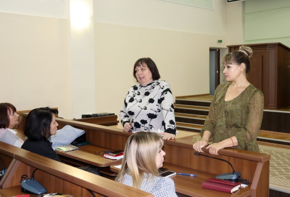 В Антраците под председательством заместителя главы Администрации Натальи Шаталовой состоялось собрание опекунов и попечителей несовершеннолетних, оставшихся без родительской опеки В Антраците под председательством заместителя главы Администрации Натальи Шаталовой состоялось собрание опекунов и попечителей несовершеннолетних, оставшихся без родительской опеки