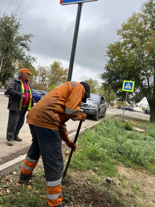 Сергей Козенко: В Краснодоне завершен ремонт внутриквартальной дороги по ул. Дзержинского, дом № 1. Уложены два слоя асфальта, установлены новые бордюры Сергей Козенко: В Краснодоне завершен ремонт внутриквартальной дороги по ул. Дзержинского, дом № 1. Уложены два слоя асфальта, установлены новые бордюры