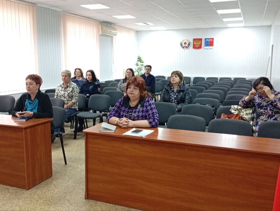 Альберт Зинченко: Сегодня заместитель Главы Станично-Луганского МО Анна Кулиш, провела очередное заседание муниципальной комиссии по делам несовершеннолетних и защите их прав Станично-Луганского МО ЛНР Альберт Зинченко: Сегодня заместитель Главы Станично-Луганского МО Анна Кулиш, провела очередное заседание муниципальной комиссии по делам несовершеннолетних и защите их прав Станично-Луганского МО ЛНР
