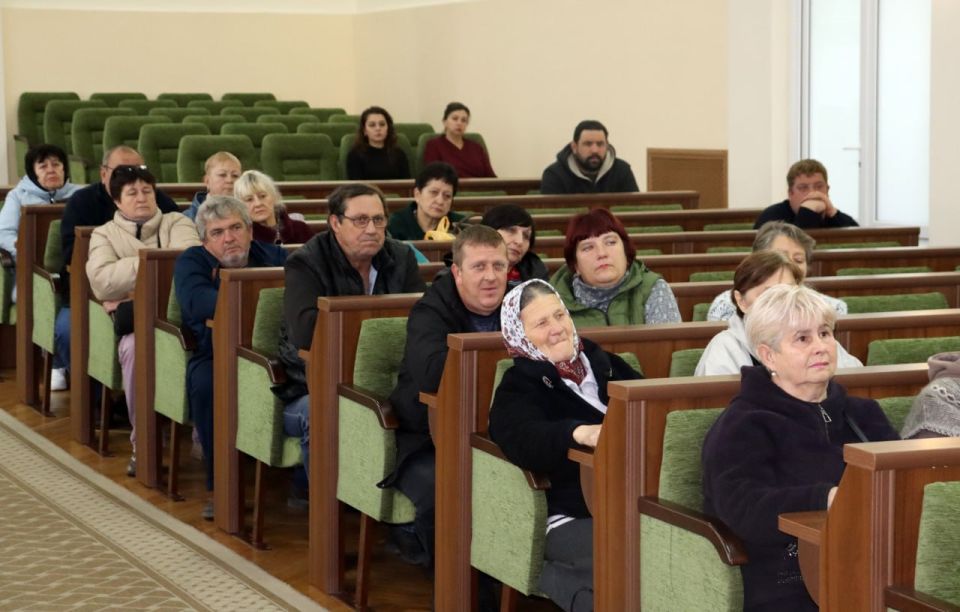 В Антраците под председательством заместителя главы Администрации Натальи Шаталовой состоялось собрание опекунов и попечителей несовершеннолетних, оставшихся без родительской опеки В Антраците под председательством заместителя главы Администрации Натальи Шаталовой состоялось собрание опекунов и попечителей несовершеннолетних, оставшихся без родительской опеки