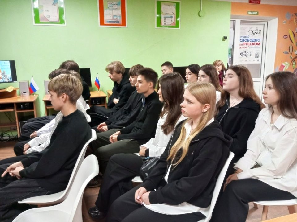 В преддверии православного праздника Покрова Пресвятой Богородицы в центральной библиотеке состоялся час русской традиции «Октябрь-батюшка настал, Покров-праздник заиграл» В преддверии православного праздника Покрова Пресвятой Богородицы в центральной библиотеке состоялся час русской традиции «Октябрь-батюшка настал, Покров-праздник заиграл»