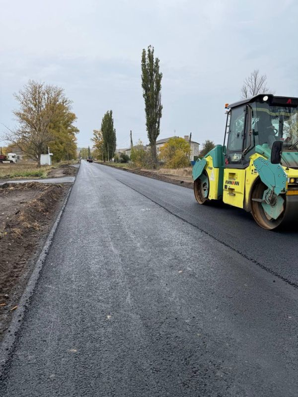 В Новопсковском округе ЛНР обновляют ключевую автодорогу В Новопсковском округе ЛНР обновляют ключевую автодорогу