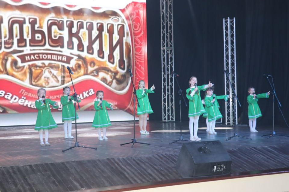 В городском Дворце культуры прошли торжественные мероприятия, приуроченные к Дню казачества ЛНР и Покровам Пресвятой Богородицы В городском Дворце культуры прошли торжественные мероприятия, приуроченные к Дню казачества ЛНР и Покровам Пресвятой Богородицы