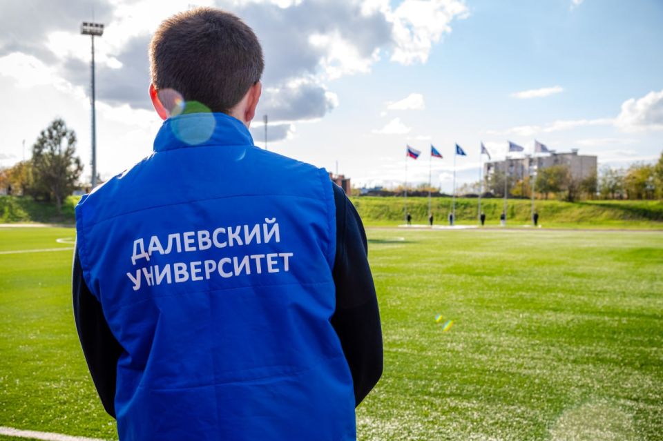 Леонид Пасечник: У студентов Далевского университета и жителей восточных жилых кварталов Луганска появилась новая точка притяжения – модернизированный спортивный стадион Леонид Пасечник: У студентов Далевского университета и жителей восточных жилых кварталов Луганска появилась новая точка притяжения – модернизированный спортивный стадион