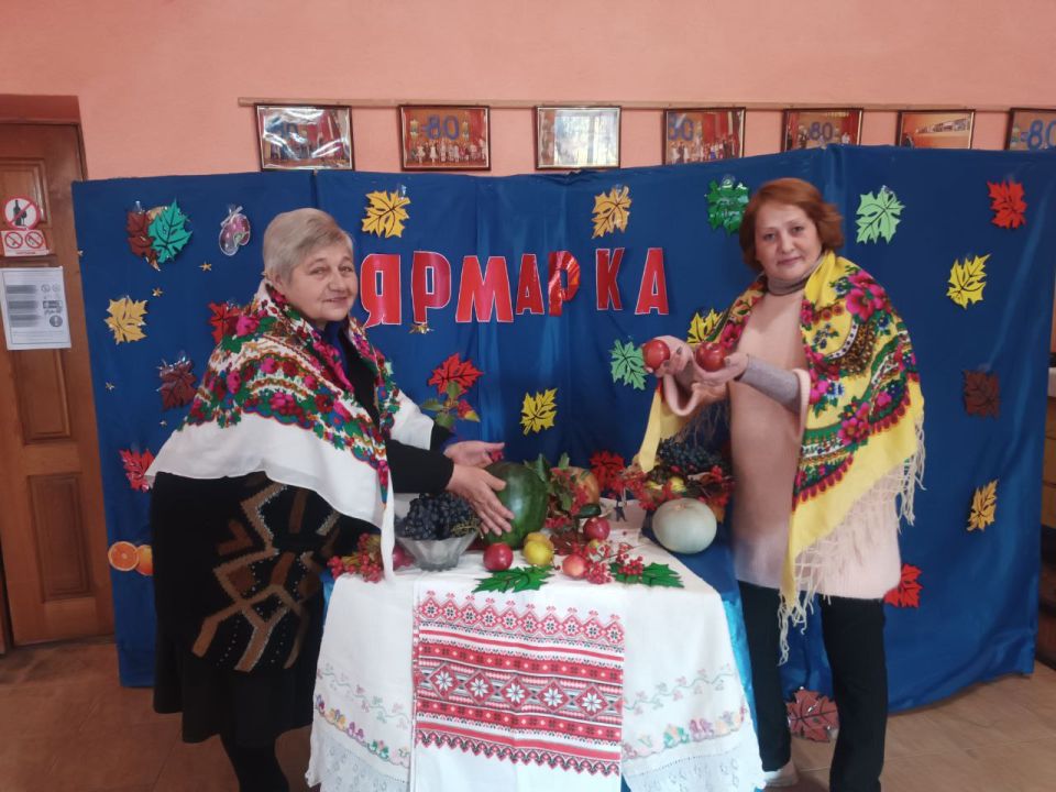 В Центре досуга «Дзержинец» прошла Ярмарка: "Здравствуй Батюшка Покров" В Центре досуга «Дзержинец» прошла Ярмарка: "Здравствуй Батюшка Покров"