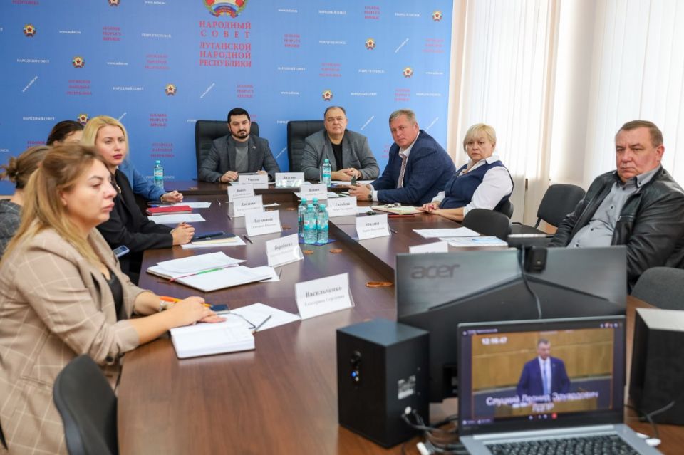 Максим Уваров и Сергей Диденко приняли участие в «правительственном часе» Госдумы на тему «Автоматизация и повышение производительности труда как факторы социального и экономического развития» Максим Уваров и Сергей Диденко приняли участие в «правительственном часе» Госдумы на тему «Автоматизация и повышение производительности труда как факторы социального и экономического развития»