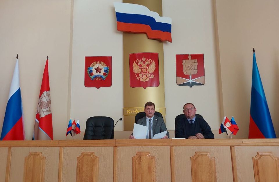 Сегодня состоялось очередное заседание депутатов Совета городского округа, в рабочей повестке - 13 вопросов, большая часть которых имущественные Сегодня состоялось очередное заседание депутатов Совета городского округа, в рабочей повестке - 13 вопросов, большая часть которых имущественные