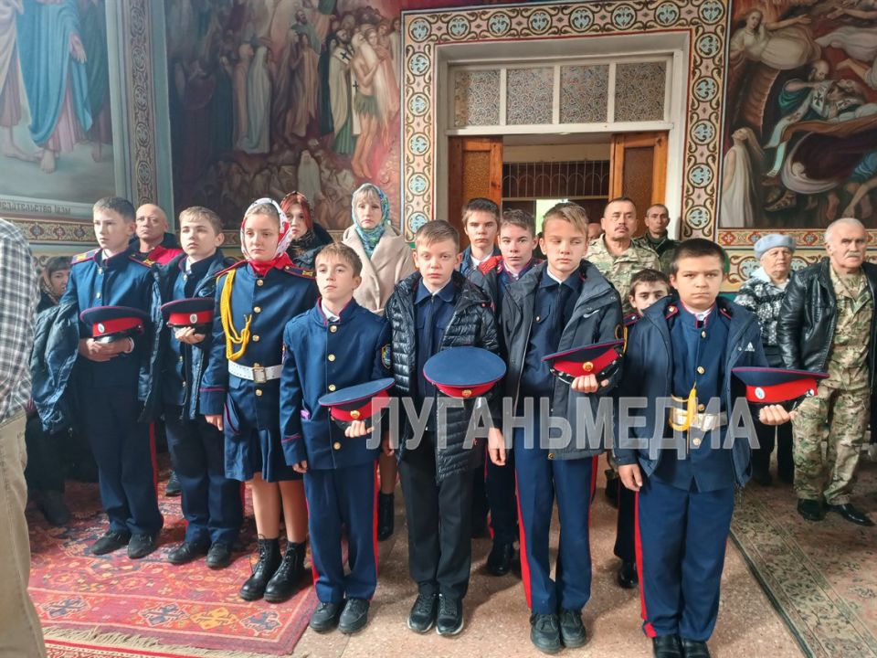 В Свято–Николаевском храме Станицы Луганской прошел торжественный молебен в честь Покрова Пресвятой Богородицы и Дня казачества ЛНР В Свято–Николаевском храме Станицы Луганской прошел торжественный молебен в честь Покрова Пресвятой Богородицы и Дня казачества ЛНР