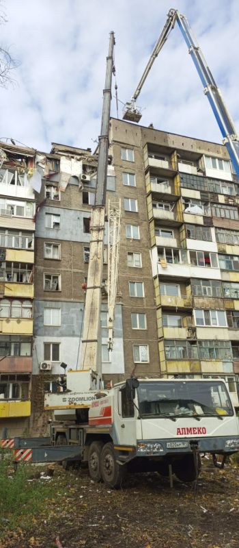 В Алчевске продолжаются работы на месте ЧП на улице Гмыри В Алчевске продолжаются работы на месте ЧП на улице Гмыри