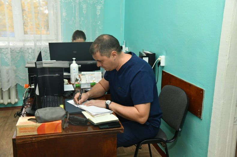 Красноярский врач-травматолог Вадим Касимов: «Помощь людям - моя работа» Красноярский врач-травматолог Вадим Касимов: «Помощь людям - моя работа»