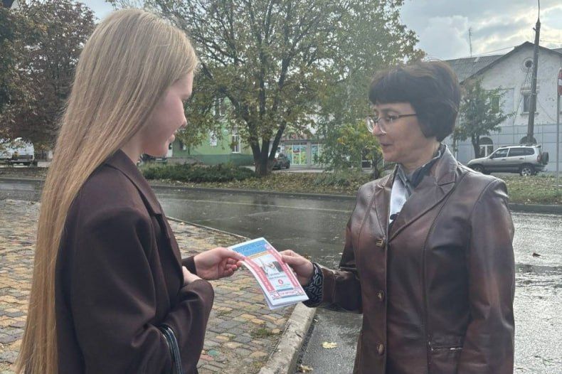 Волонтерами Добро.Центра была проведена акция по распространению буклетов среди жителей города Свердловска Волонтерами Добро.Центра была проведена акция по распространению буклетов среди жителей города Свердловска