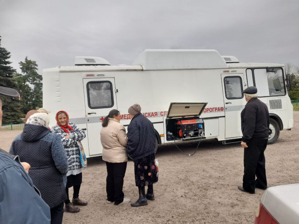 В период с 1 по 14 октября текущего года Новоайдарская центральная районная больница организовала выезд передвижного флюорографа в села Алексеевка, Дмитровка и Колядовка В период с 1 по 14 октября текущего года Новоайдарская центральная районная больница организовала выезд передвижного флюорографа в села Алексеевка, Дмитровка и Колядовка