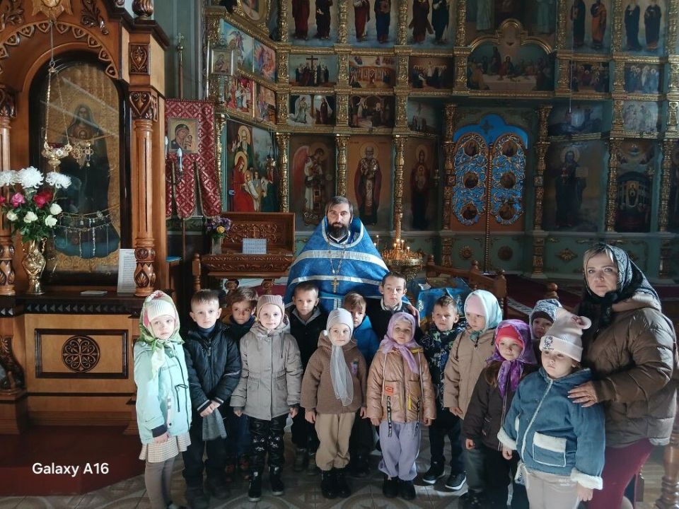 14 октября, в день праздника Покрова Пресвятой Богородицы, воспитанники детского сада "Аленький цветочек" посетили Кафедральный собор в честь Рождества Пресвятой Богородицы 14 октября, в день праздника Покрова Пресвятой Богородицы, воспитанники детского сада "Аленький цветочек" посетили Кафедральный собор в честь Рождества Пресвятой Богородицы