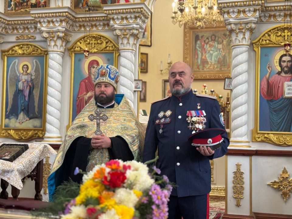 Виктор Водолацкий: Луганские кадеты приняли участие в богослужении в честь праздника Покрова Пресвятой Богородицы Виктор Водолацкий: Луганские кадеты приняли участие в богослужении в честь праздника Покрова Пресвятой Богородицы